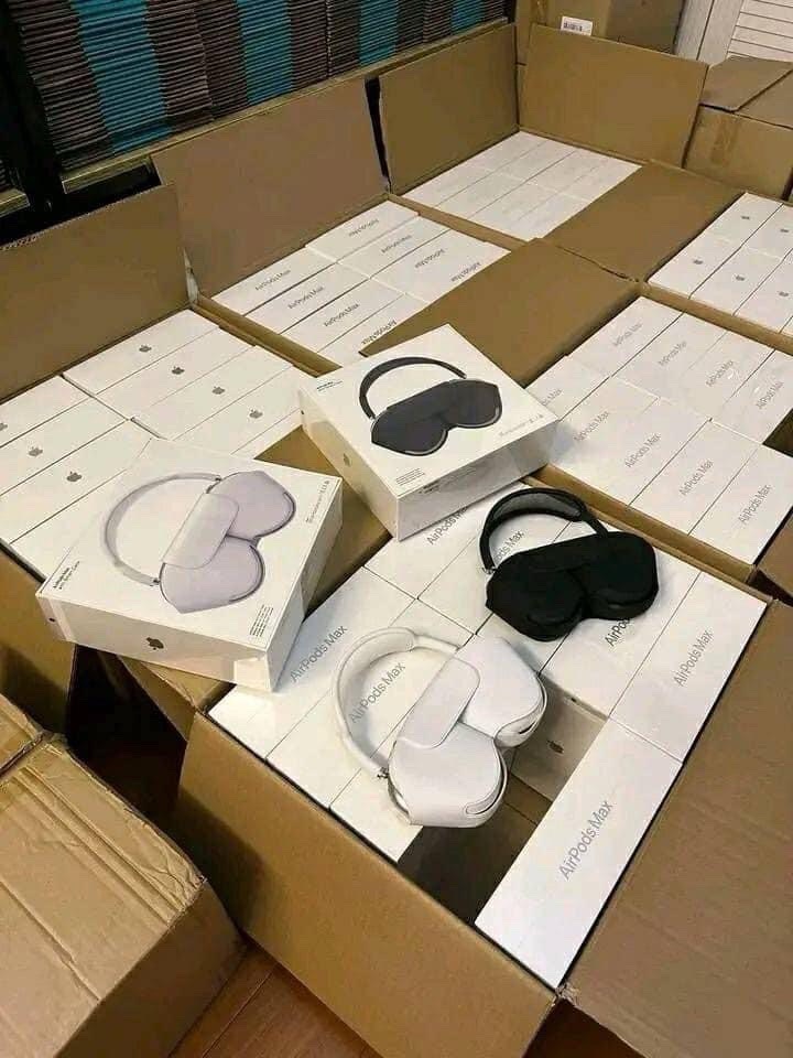 AirPod Max & AirPod Pro Pallets AirPod Max & AirPod Pro Pallets